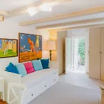08 Holiday home