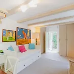 Holiday home 08 *